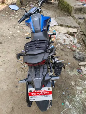 Honda Hornet 2025 Blue