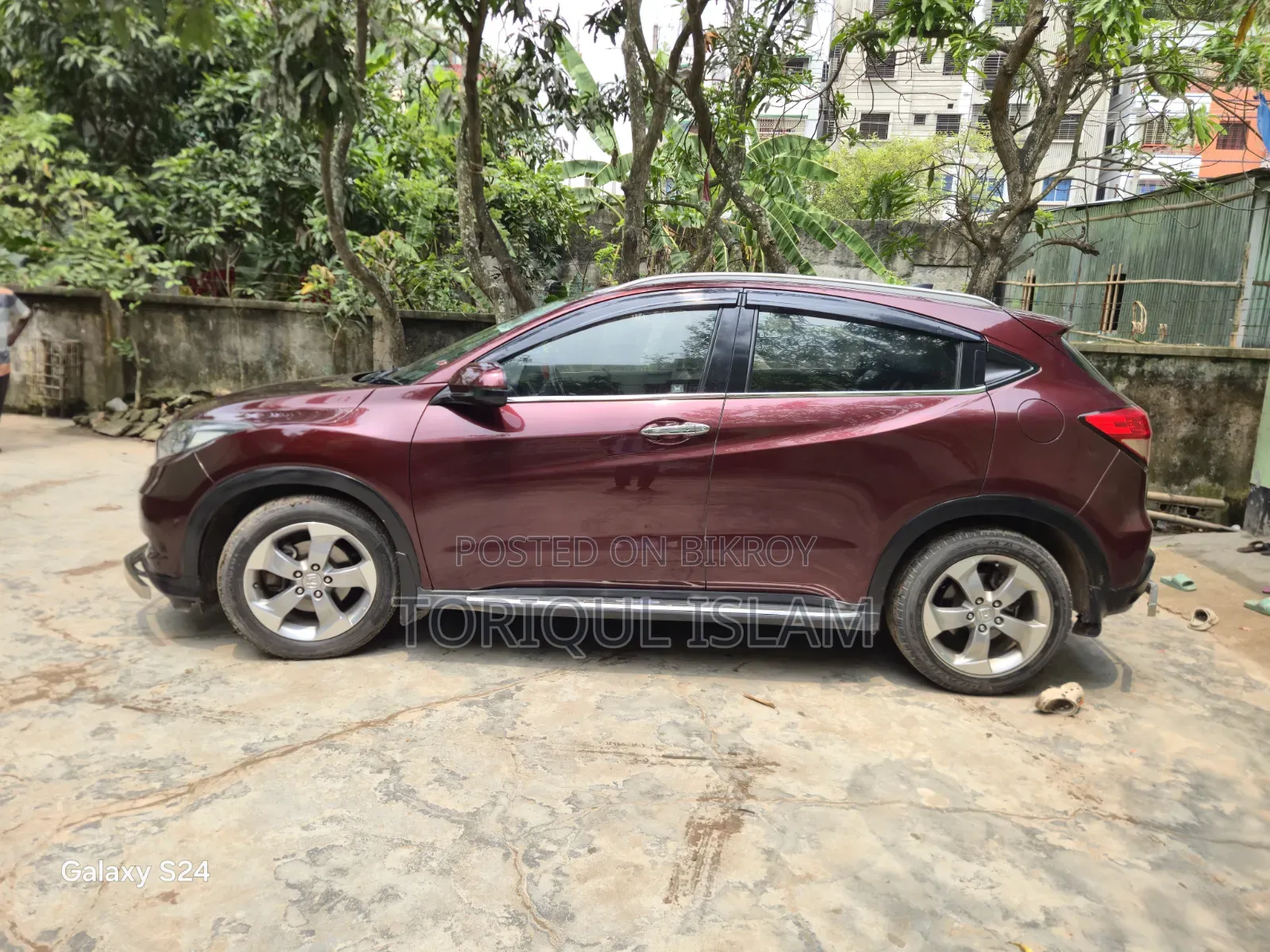 Honda HR-V 4-door SUV (1.5L 4-cylinder CVT) 2016 Maroon