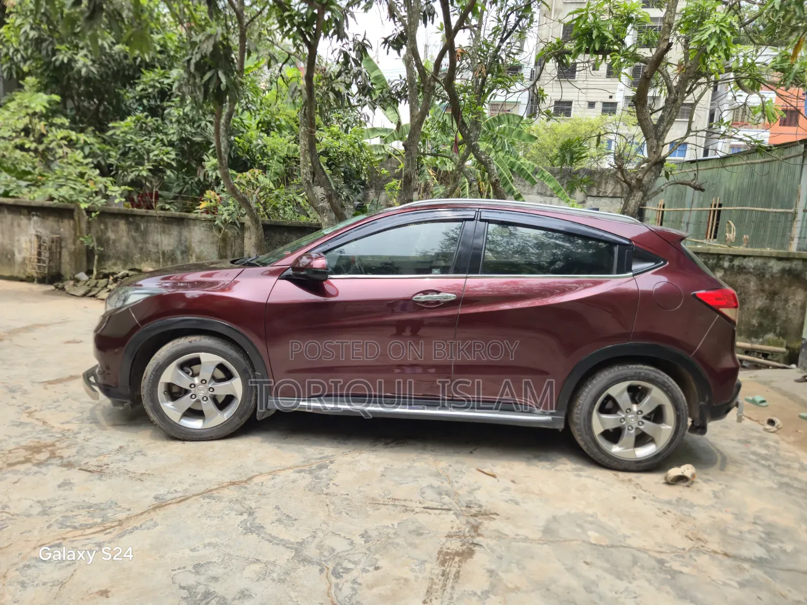 Honda HR-V 4-door SUV (1.5L 4-cylinder CVT) 2016 Maroon