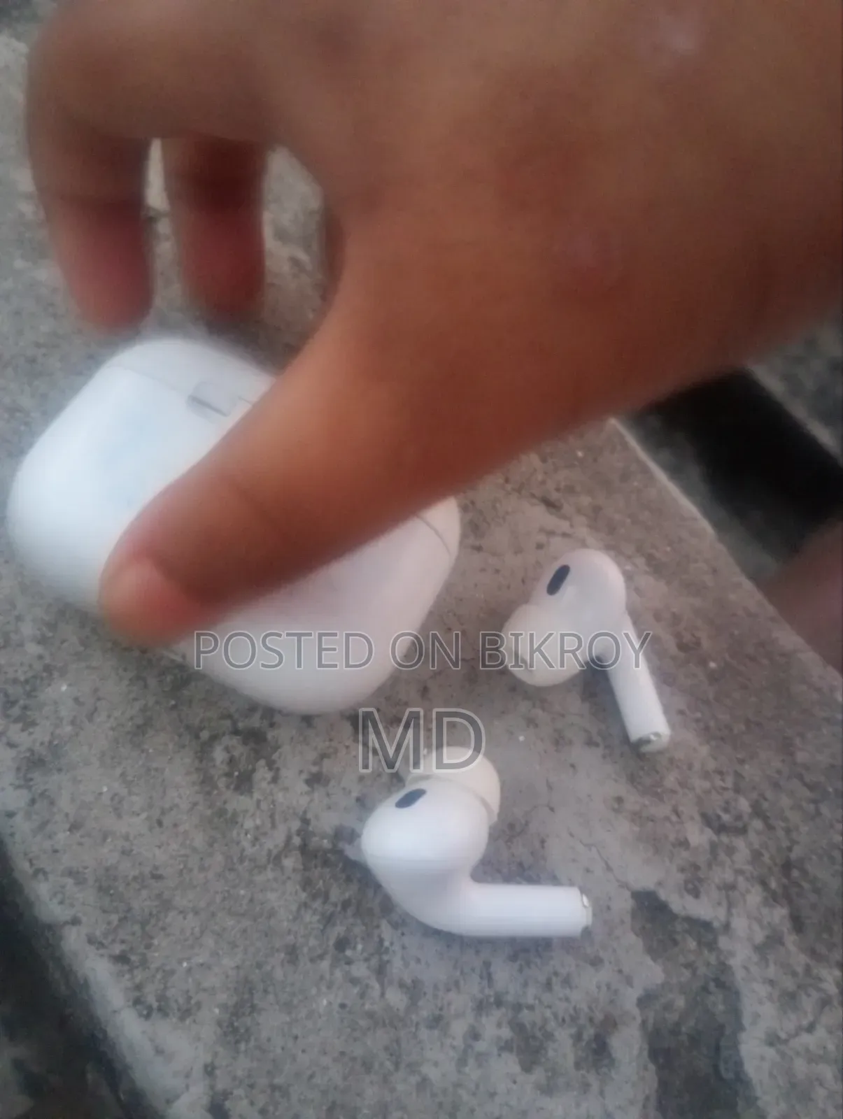 এয়ার পড প্রো বিক্রি হবে