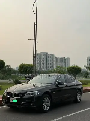 BMW 5 Series 528i 2015 Black
