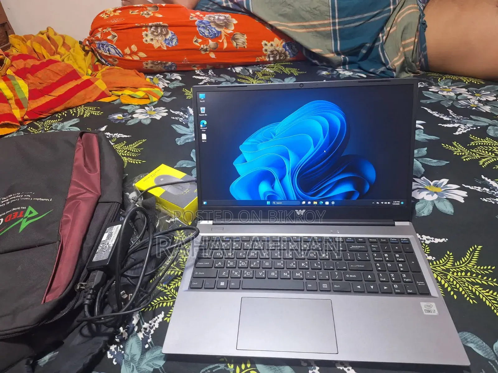 ল্যাপটপ ৮জিবি ইন্টেল কোর আই৭ এসএসডি ১২৮জিবি