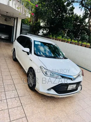 Toyota Corolla Fielder 1.5 Hybrid FWD 2017 White