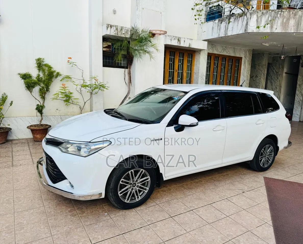Toyota Corolla Fielder 1.5 Hybrid FWD 2017 White
