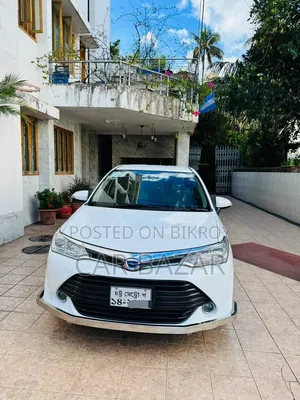 Toyota Corolla Fielder 1.5 Hybrid FWD 2017 White