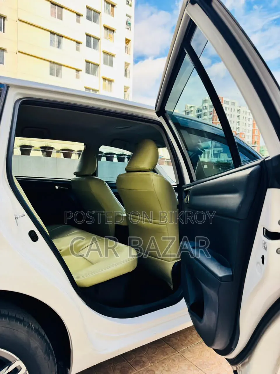 Toyota Corolla Fielder 1.5 Hybrid FWD 2017 White