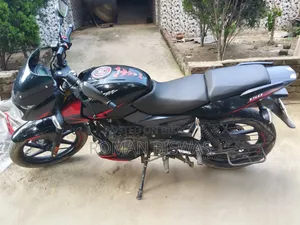 বাজাজ পালসার ১৫০ ২০২০ ব্ল্যাক
