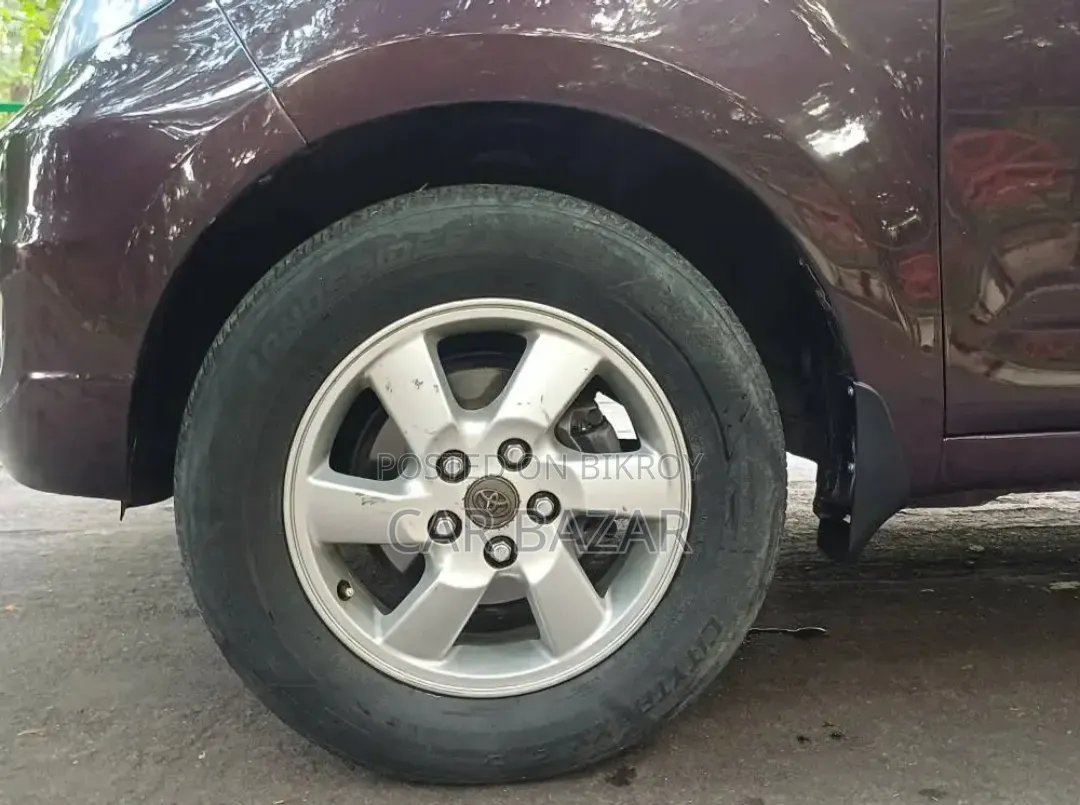Toyota Rush 1.5 Rear Wheel Drive 2011 Maroon