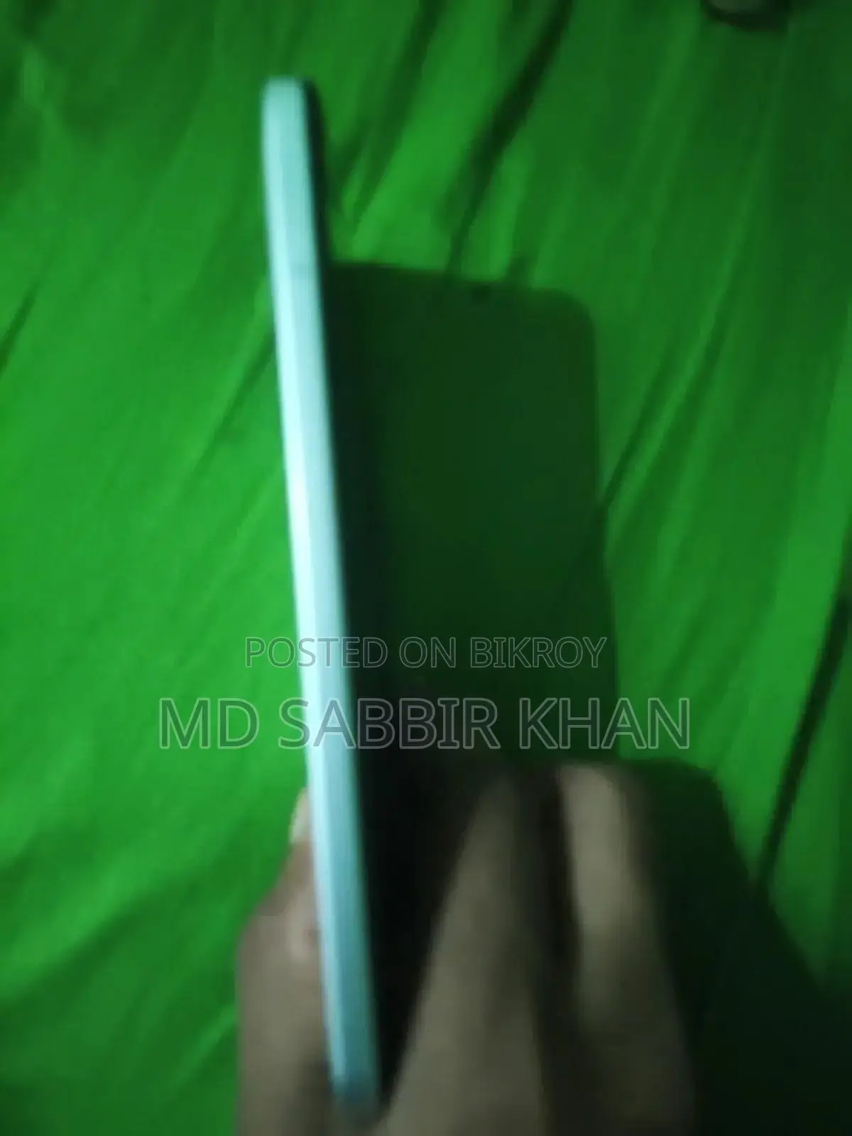 টেকনো স্পার্ক ৪০ ১২৮ জিবি সাদা