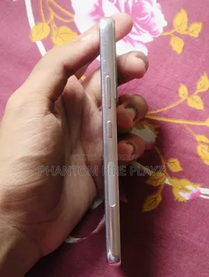 Samsung Galaxy S22 5G 256 GB Gold
