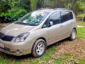 Toyota Corolla Spacio 2001 Gold