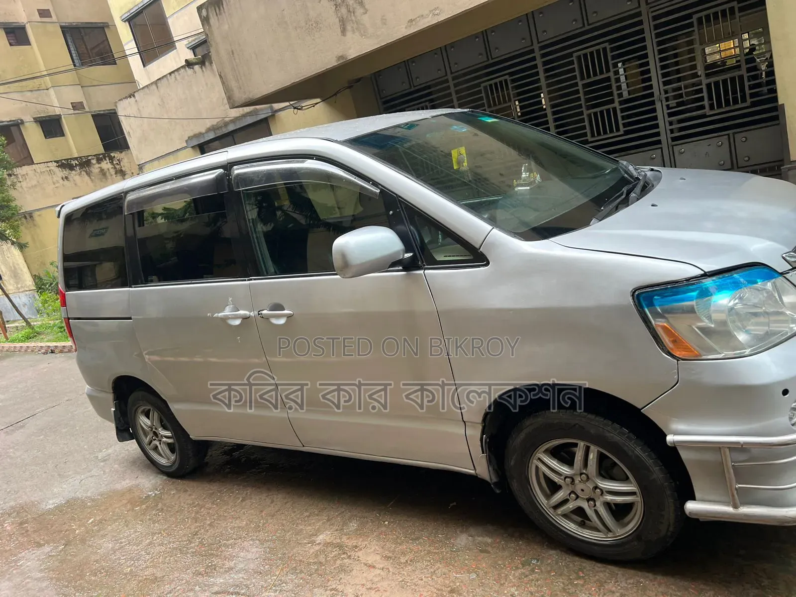 টয়োটা নোয়া ২০০৩ সিলভার