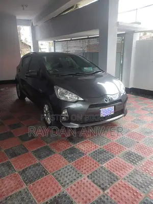 টয়োটা অ্যাকুয়া ২০১৩ ম্যাট ব্ল্যাক