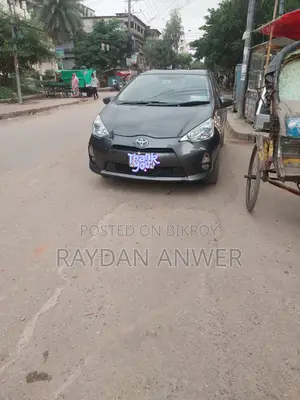 টয়োটা অ্যাকুয়া ২০১৩ ম্যাট ব্ল্যাক