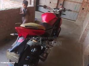 মোটরসাইকেল ২০১৮ রেড