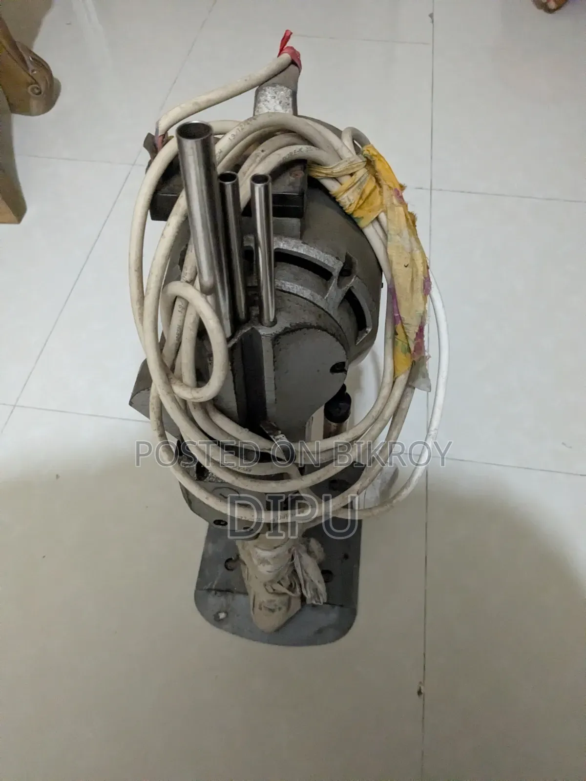 Cutting machine for garments fabric will be sold