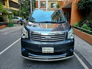 Toyota Noah 2013 Gray