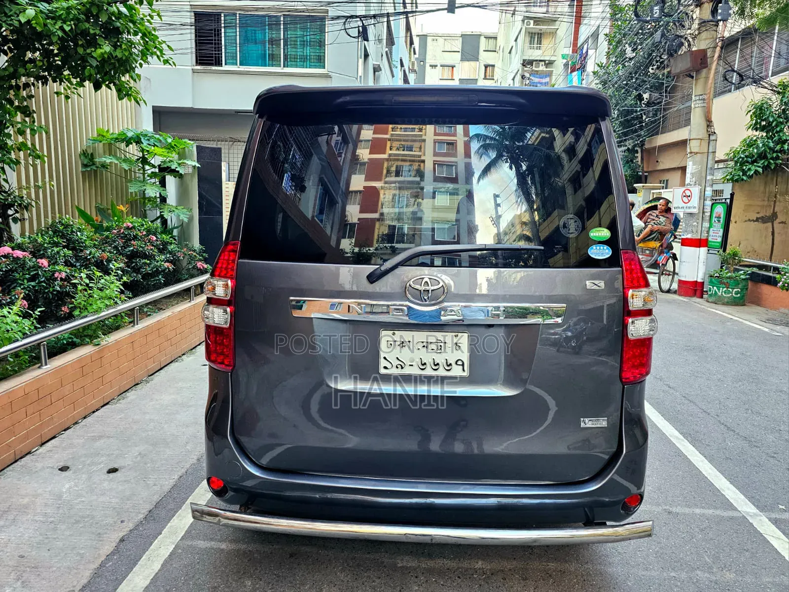 Toyota Noah 2013 Gray