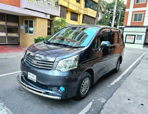 Toyota Noah 2013 Gray