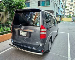 Toyota Noah 2013 Gray