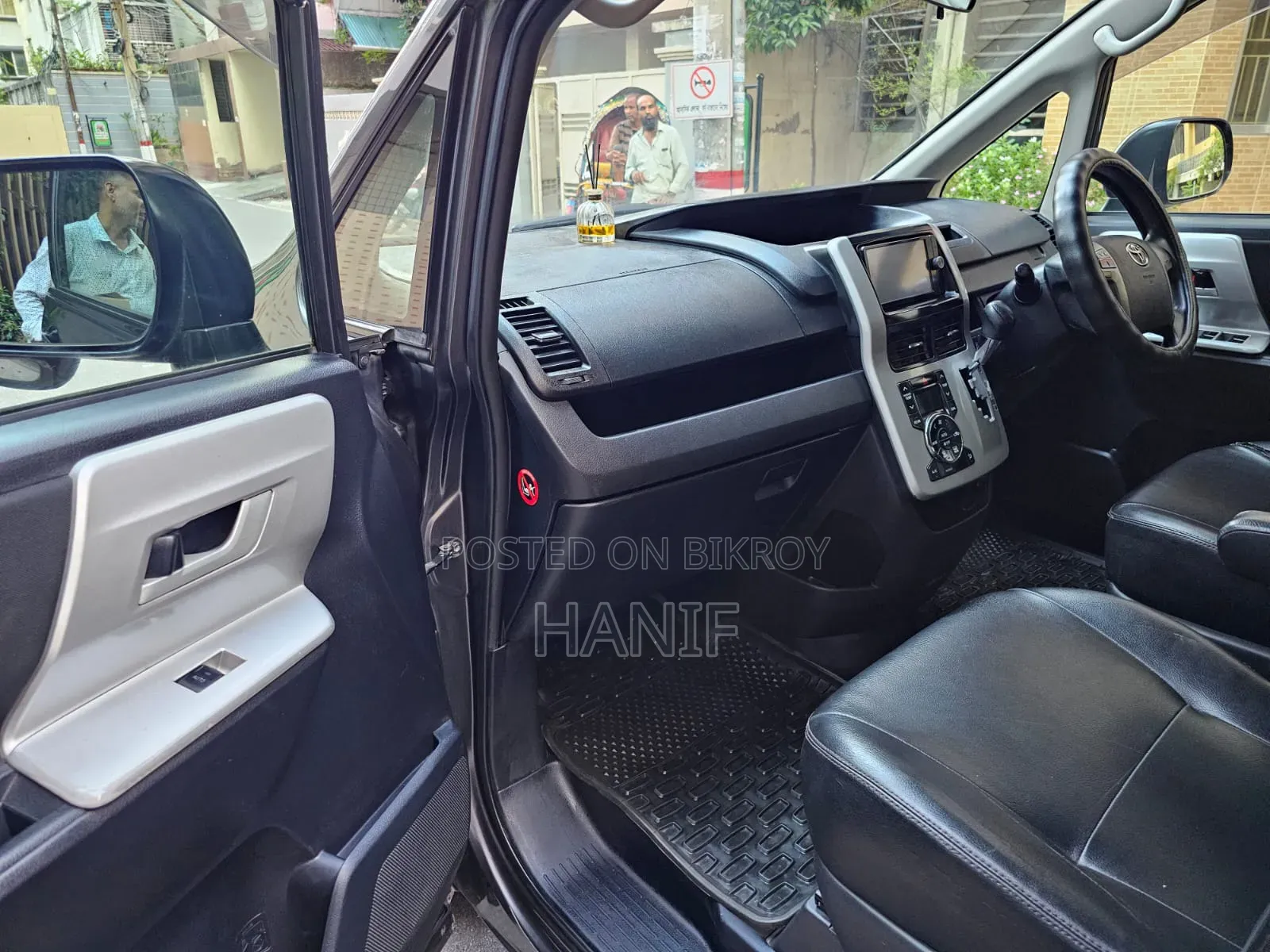 Toyota Noah 2013 Gray