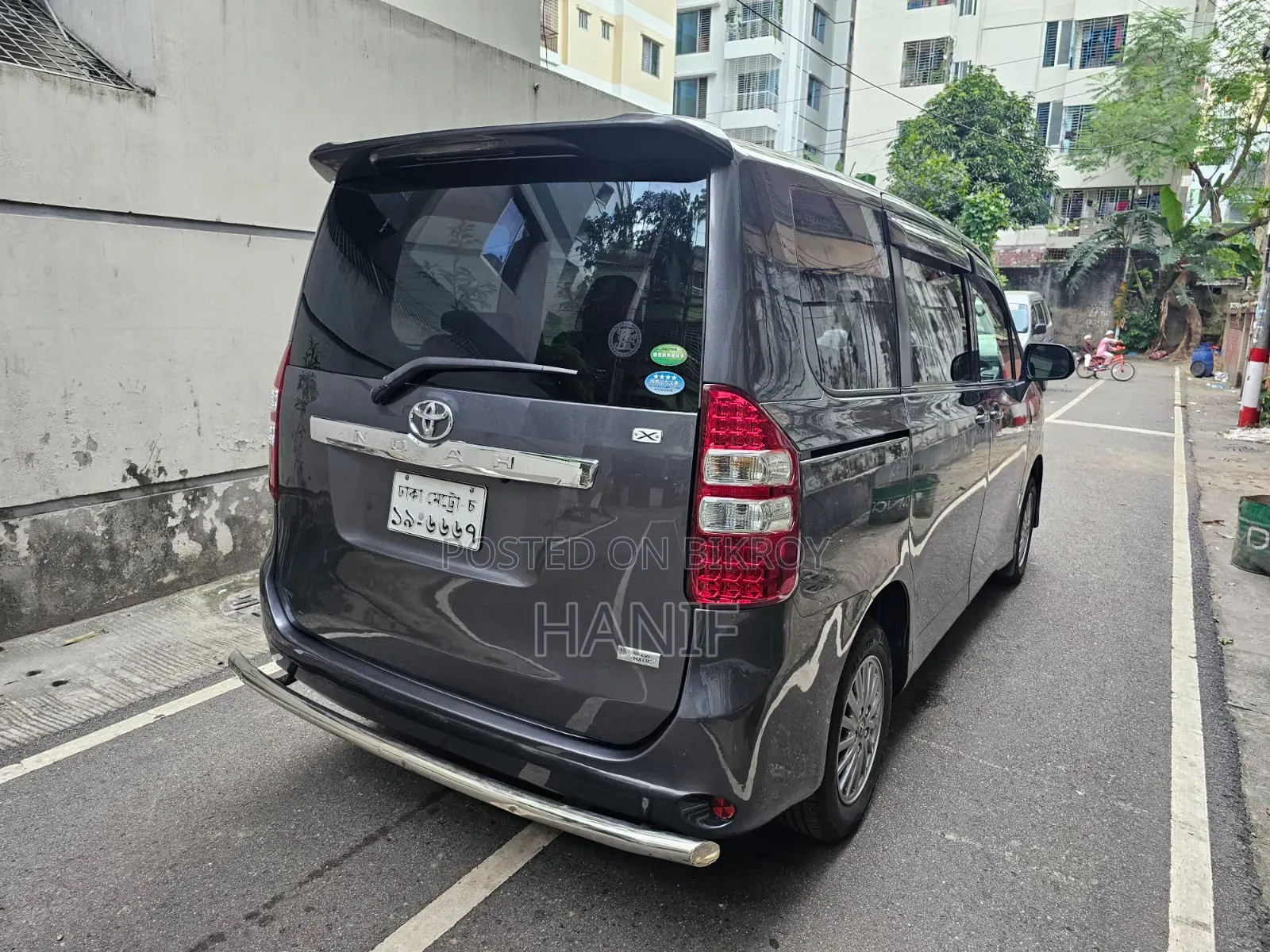 Toyota Noah 2013 Gray