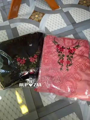 আকর্ষণীয় অরগেঞ্জা এমব্রয়ডারি থ্রি পিস