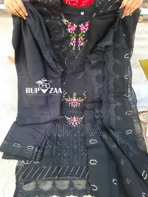 আকর্ষণীয় অরগেঞ্জা এমব্রয়ডারি থ্রি পিস