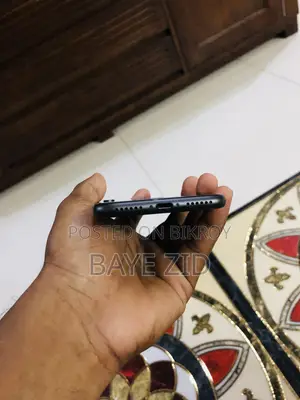 Apple iPhone 8 64 GB Black