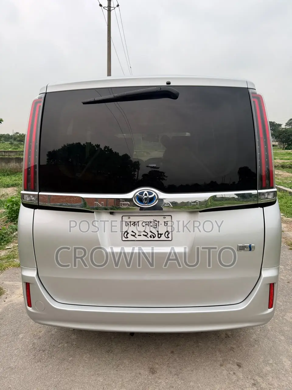 Toyota Noah 1.8 Front Wheel Drive Hybrid (7 seater) 2018 Silver