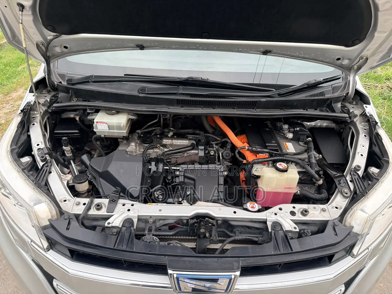 Toyota Noah 1.8 Front Wheel Drive Hybrid (7 seater) 2018 Silver