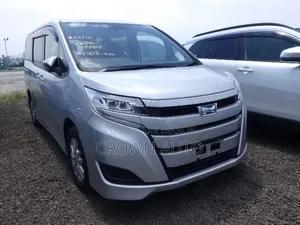 Toyota Noah 2021 Silver