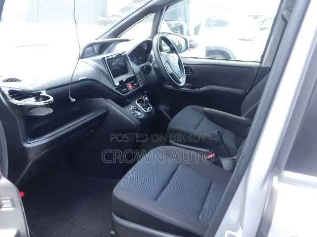 Toyota Noah 2021 Silver