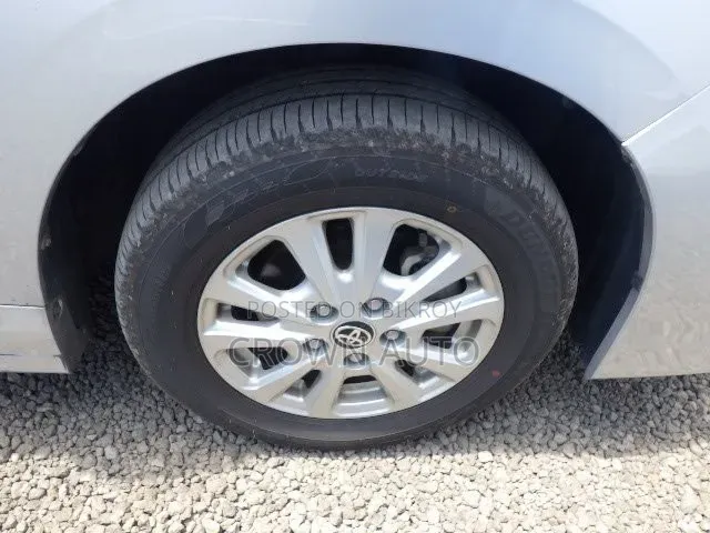 Toyota Noah 2021 Silver