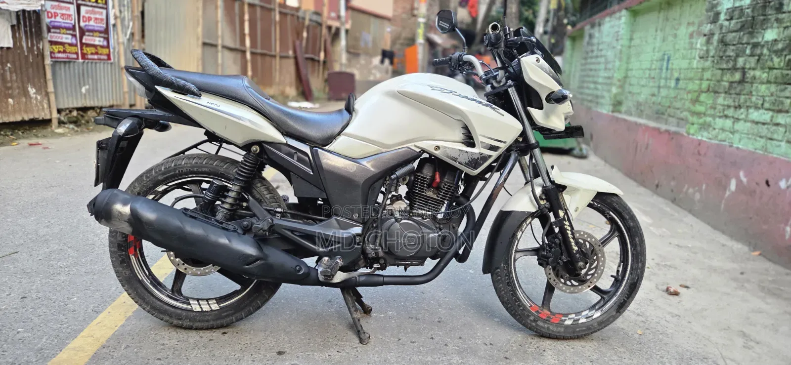 হিরো হাঙ্ক ২০১৮ সাদা
