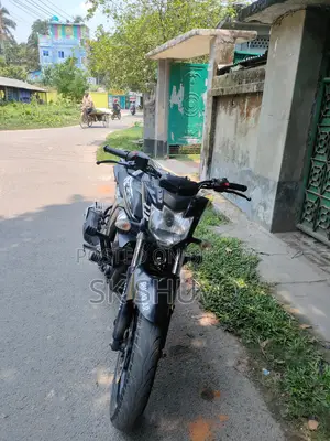 ইয়ামাহা এফজেড ২০২৪ কালো