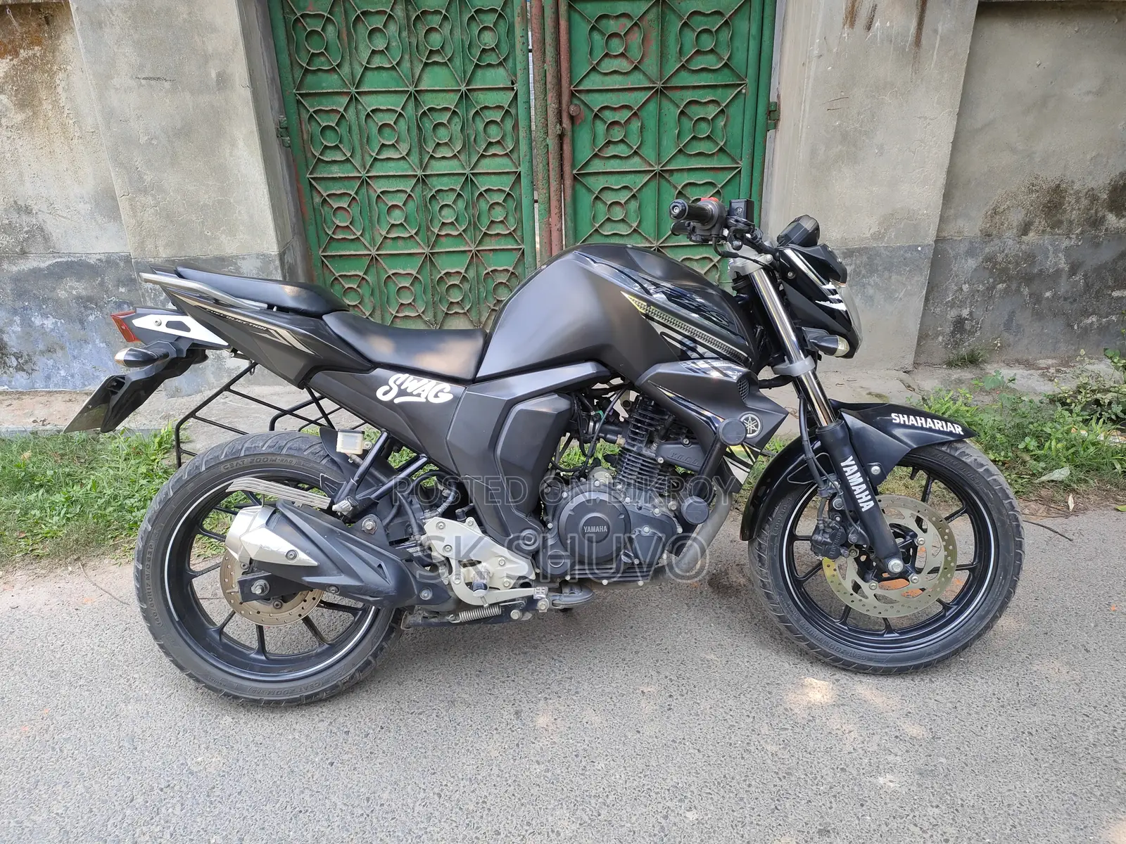 ইয়ামাহা এফজেড ২০২৪ কালো