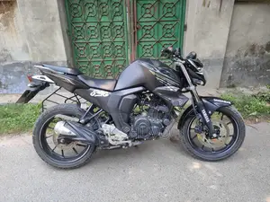 ইয়ামাহা এফজেড ২০২৪ কালো