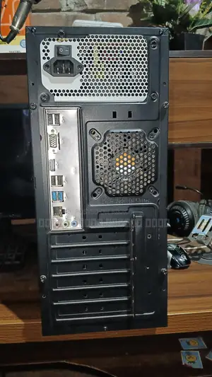 Desktop Computer 8GB Intel Core I5 SSD 128GB