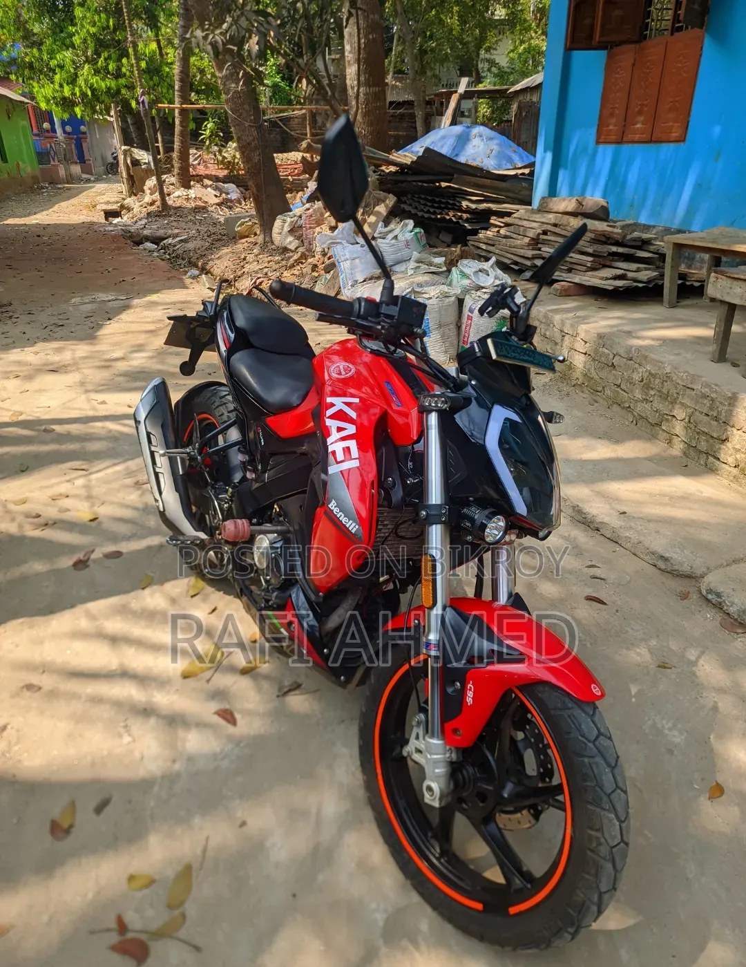 বেনেলি রিভারসাইড বেনেলি কোবরা ২০২১ লাল