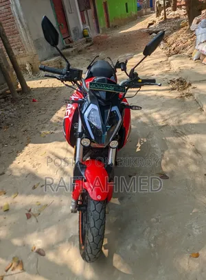 বেনেলি রিভারসাইড বেনেলি কোবরা ২০২১ লাল