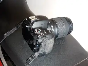 Canon Eos 200d Dslr Camera (Excellent Condition)