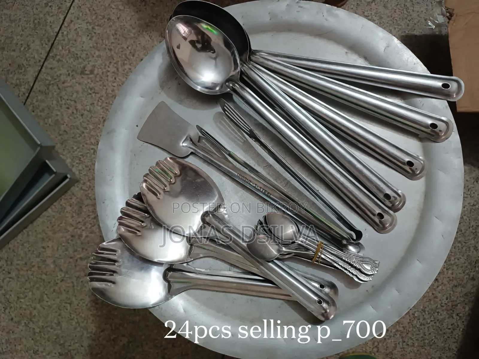 Used items for food cart