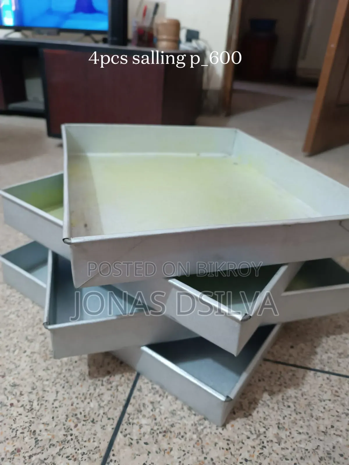Used items for food cart