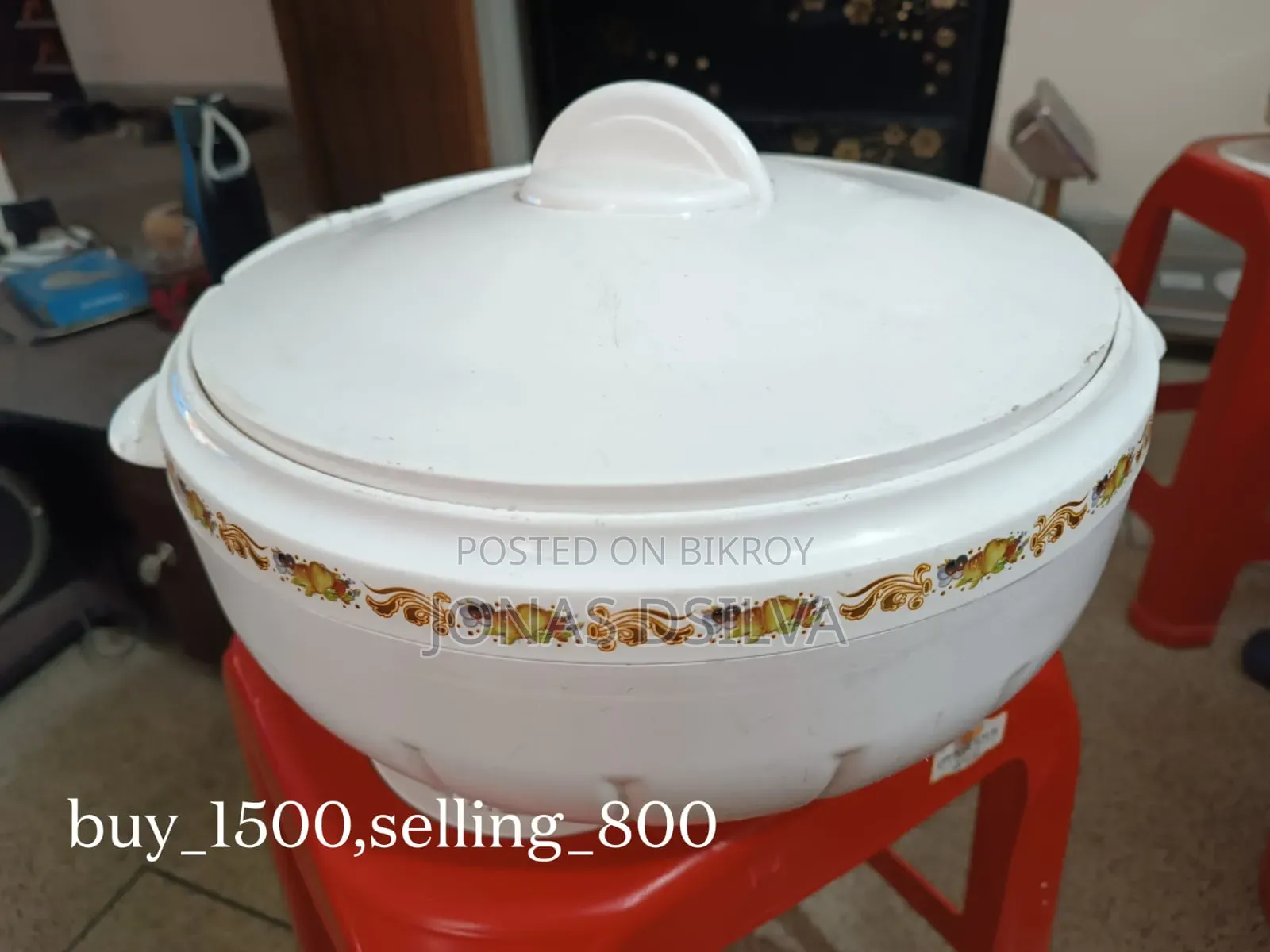 Used items for food cart