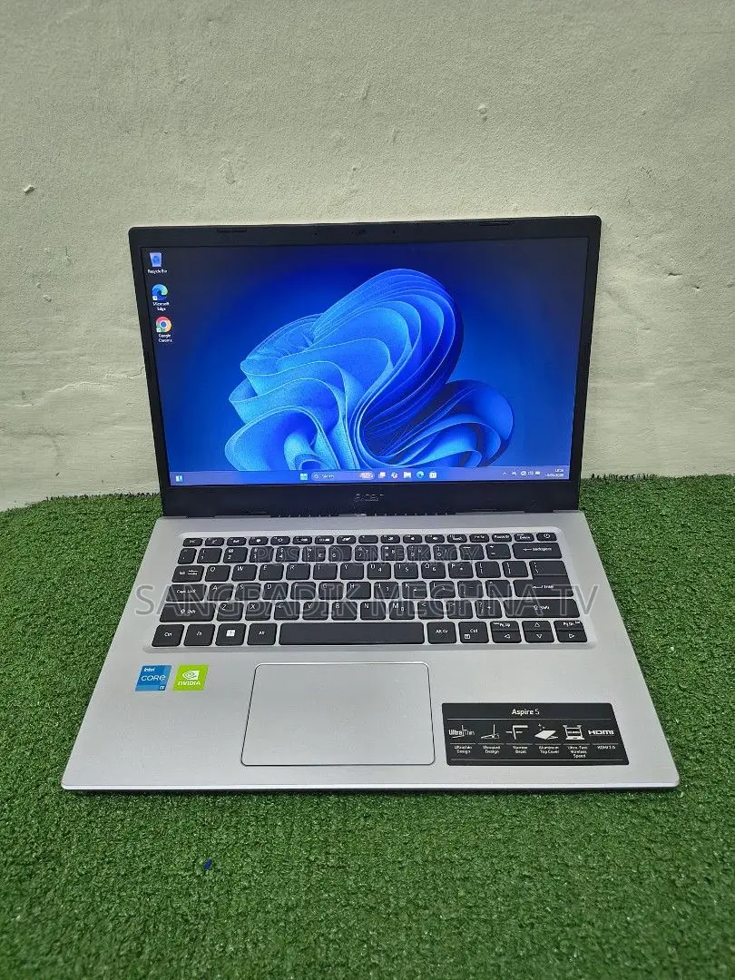 Laptop Acer 3GB Intel SSD 256GB
