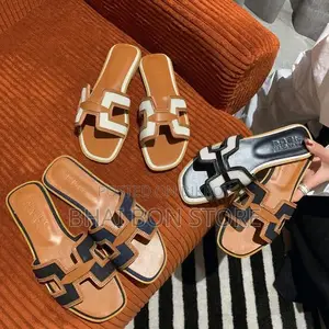 Fashionable Outer Wear Flat Beach Slippers for Women