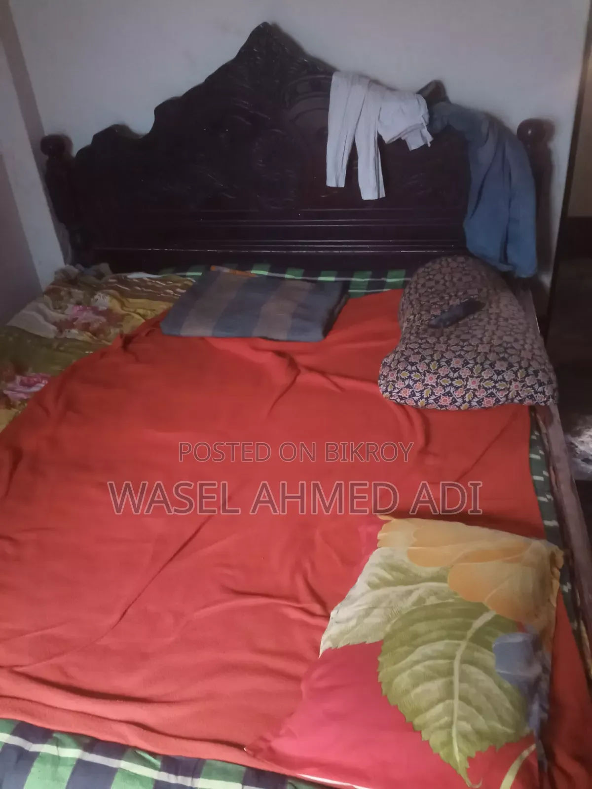 Selling 4 pieces of household furniture