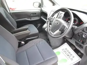 Toyota Noah 2021 Pearl