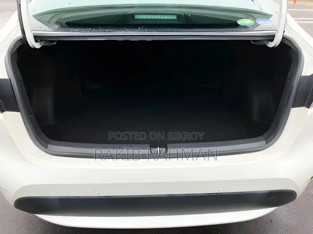 Toyota Corolla 2021 Pearl